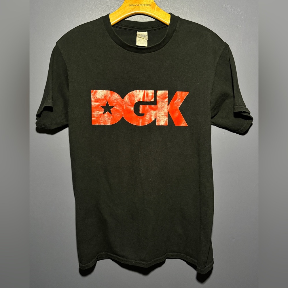 Vintage Y2K DGK Bar Stamp Graphic Print Skater T Shirt Black/Red • Size Medium